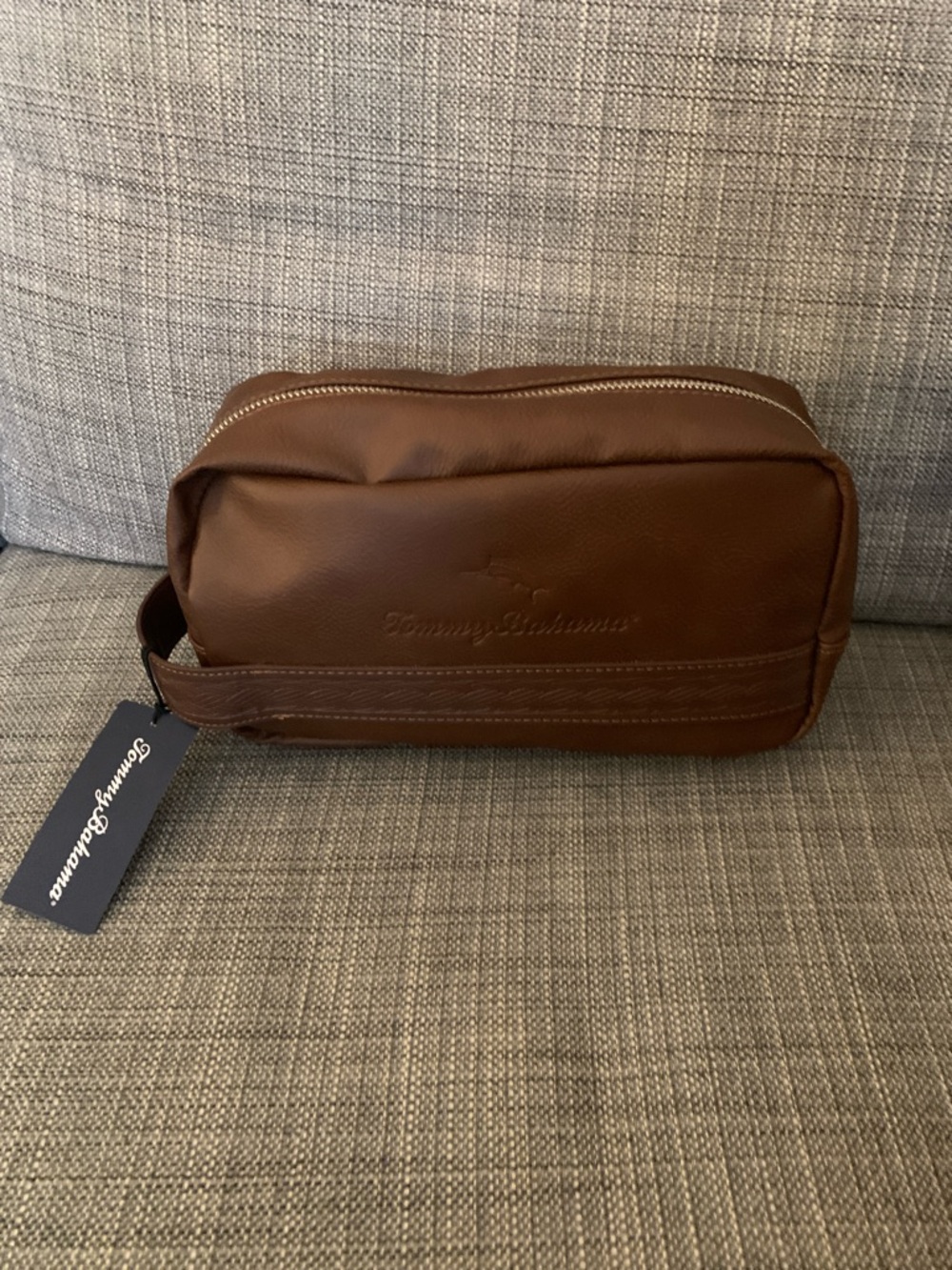 Tommy Bahama NWT Brown Faux Leather Toiletry Case with Side Strap